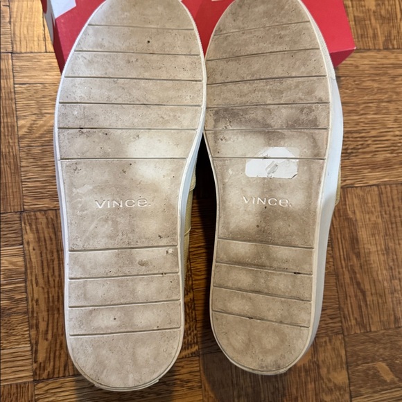 Light tan Vince slip
On sneakers with full shearling lining - Picture 3 of 3